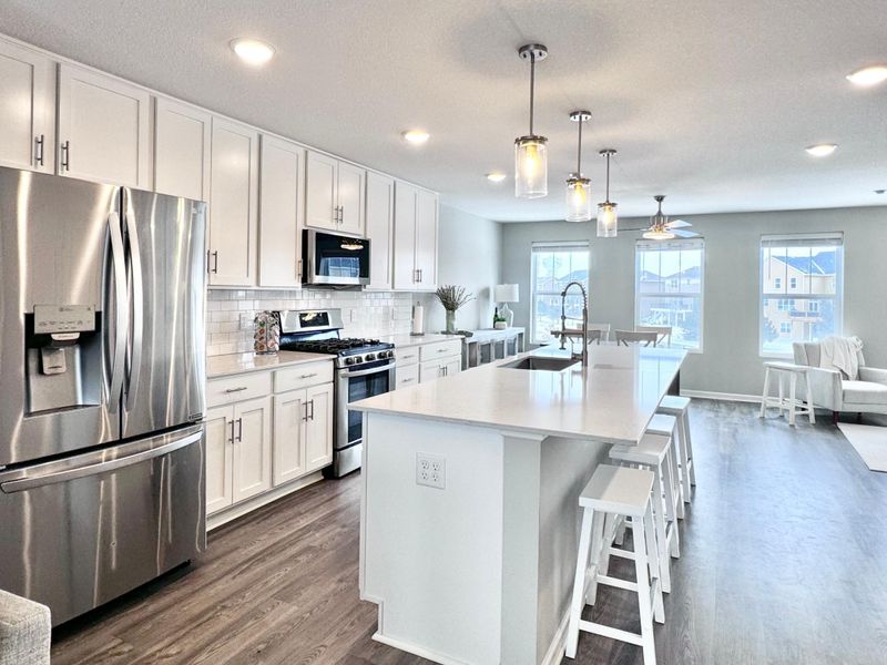 15628 Fairbrook Ct, Apple Valley, MN 55124
