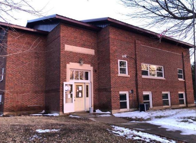 445 Main St, Revere, MN 56166