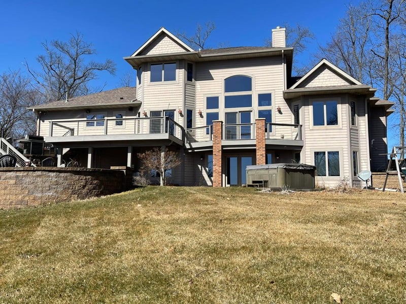 1785 Crescent Hills Dr, La Crescent, MN 55947