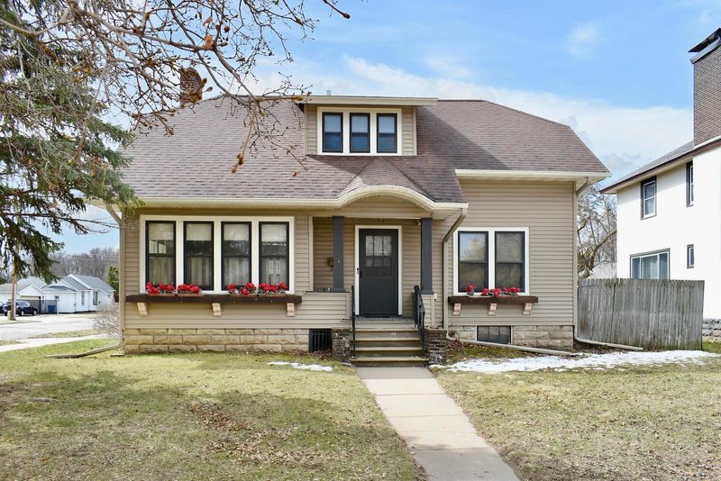 279 E 5th St, Winona, MN 55987