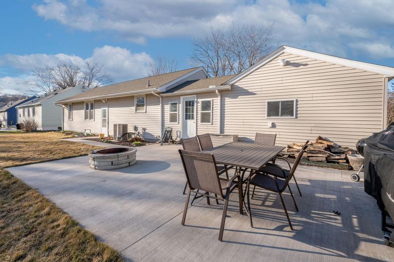 411 Jefferson Ave, North Mankato, MN 56003