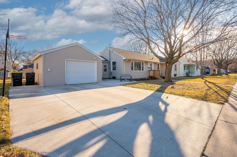 411 Jefferson Ave, North Mankato, MN 56003