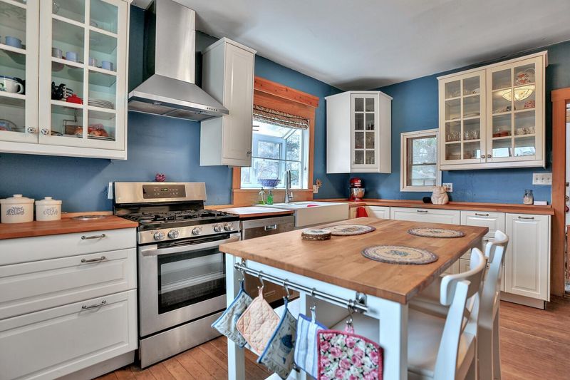 37408 Hemingway Ave, North Branch, MN 55056