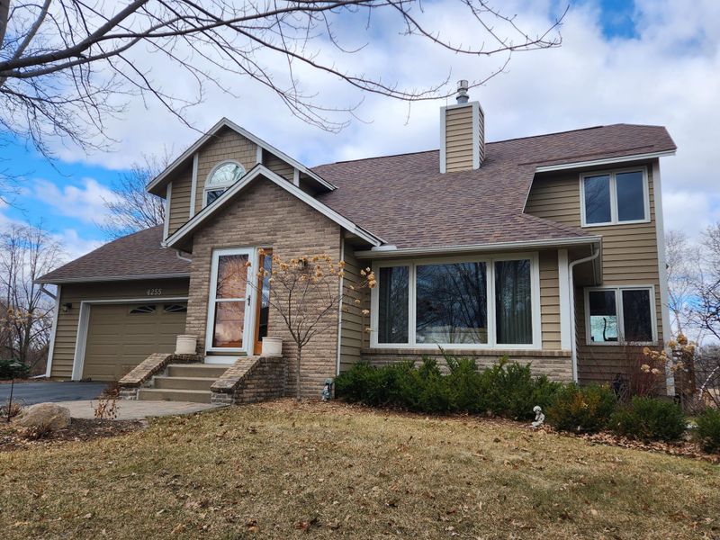 4255 Polaris Ln N, Plymouth, MN 55446
