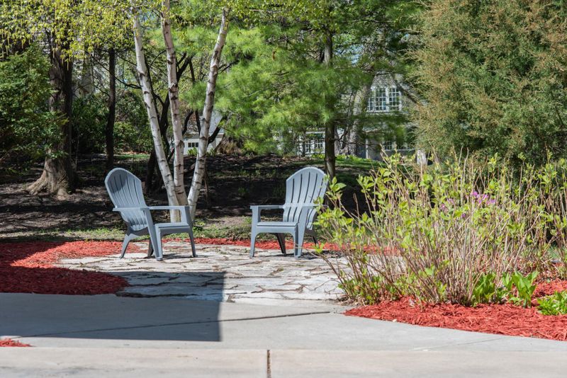 4607 Oak Dr, Edina, MN 55424