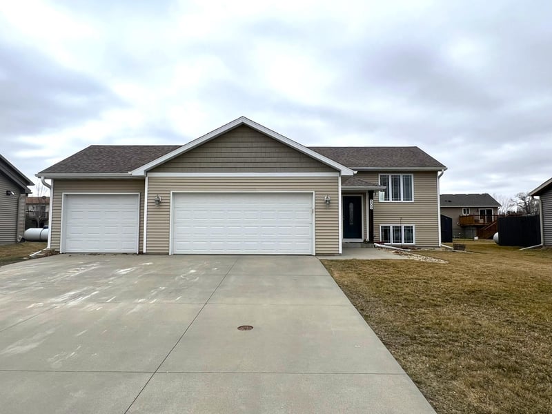 509 Christina Ct, Zumbro Falls, MN 55991