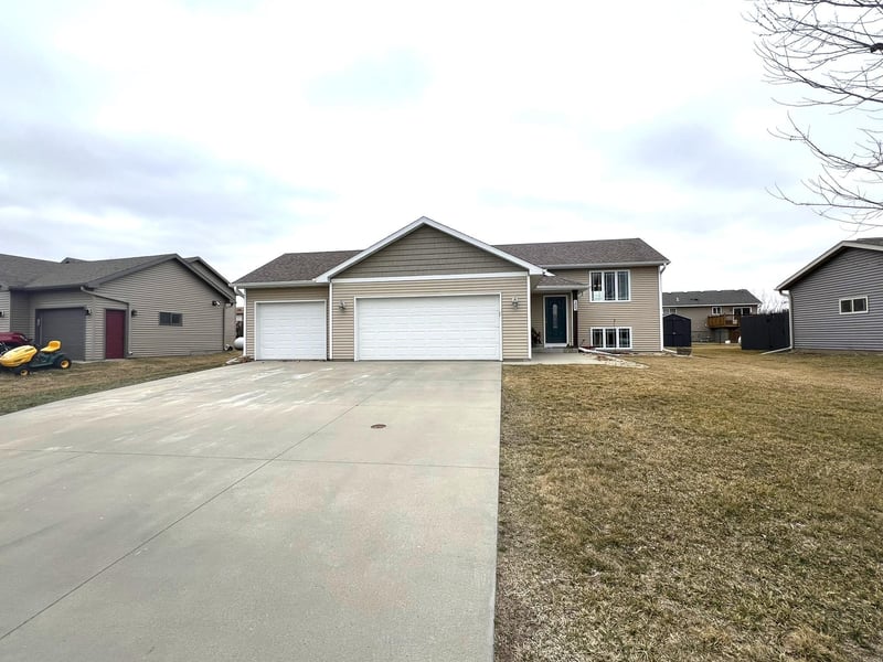 509 Christina Ct, Zumbro Falls, MN 55991