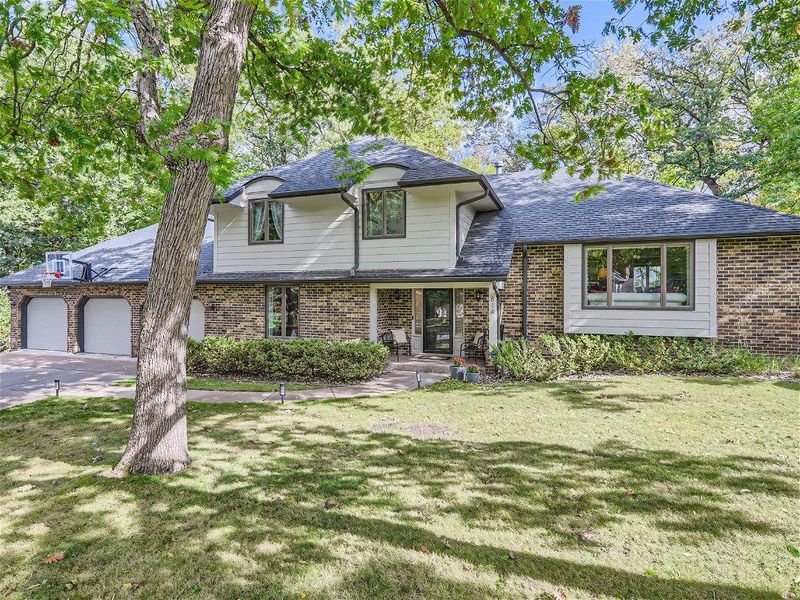 8141 Pennsylvania Cir, Bloomington, MN 55438