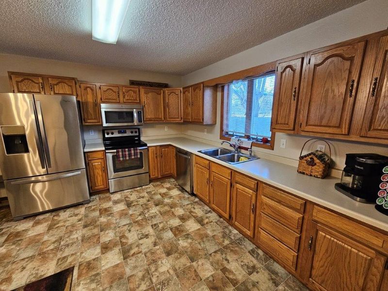 25-27 Pine Ave NW, Bagley, MN 56621