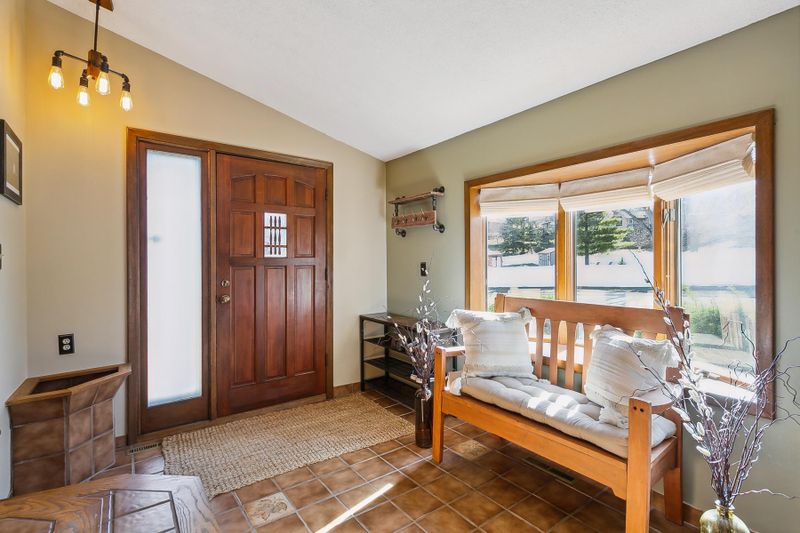 11920 Horizon Ln, Burnsville, MN 55337