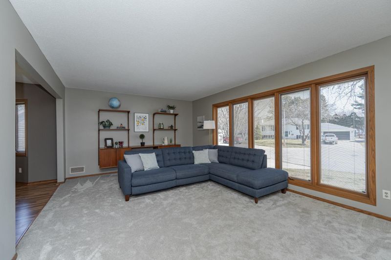 627 Elton Hills Dr NW, Rochester, MN 55901