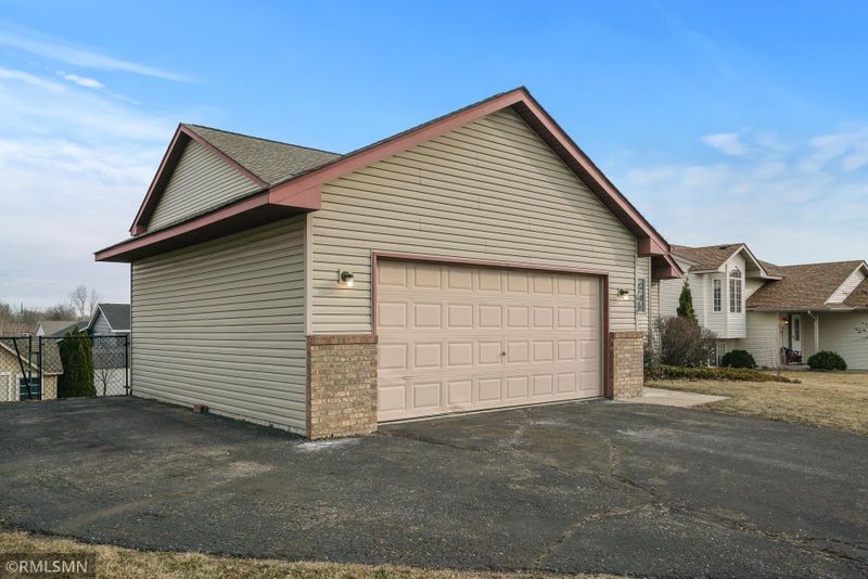 609 Sunset St, Buffalo, MN 55313