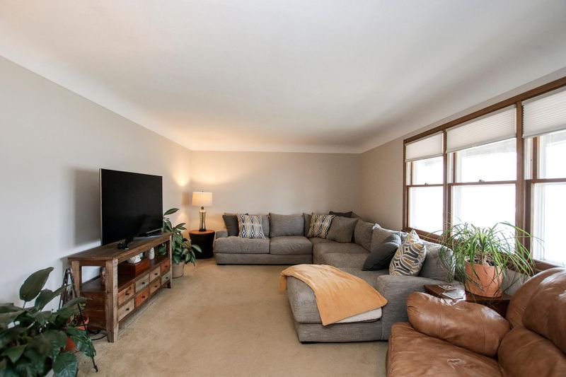 550 Larson St SW, Hutchinson, MN 55350