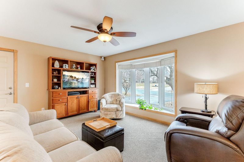 10977 101st Pl N, Maple Grove, MN 55369