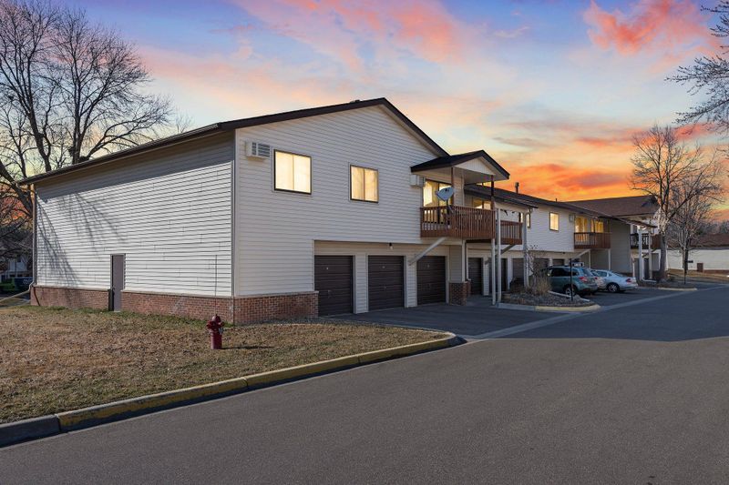 4008 Foss Rd #102, Saint Anthony, MN 55421