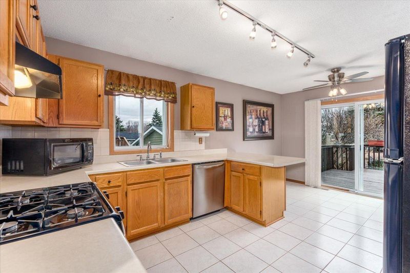9642 Heath Ave S, Cottage Grove, MN 55016