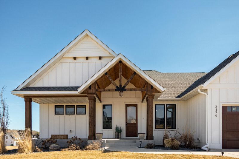 3176 Century Ridge Rd NE, Rochester, MN 55906
