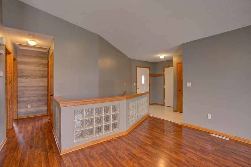 851 Emerald Ln NW, Rochester, MN 55901