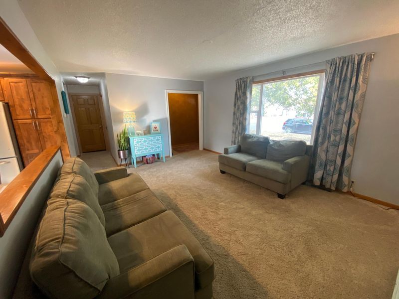 205 6th Ave SE, Roseau, MN 56751