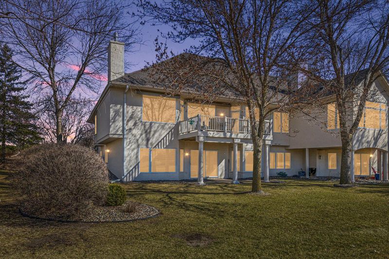 17824 Bearpath Trl, Eden Prairie, MN 55347