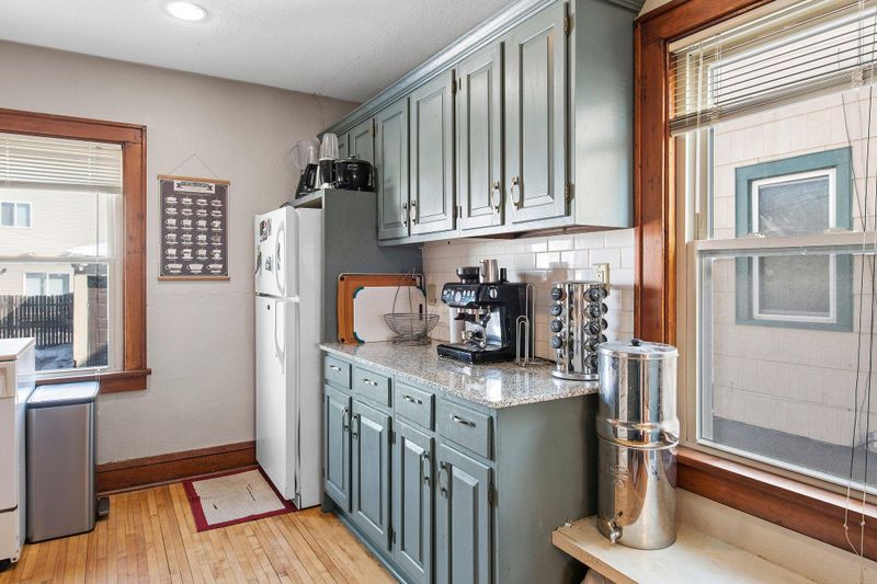 797 Selby Ave, Saint Paul, MN 55104
