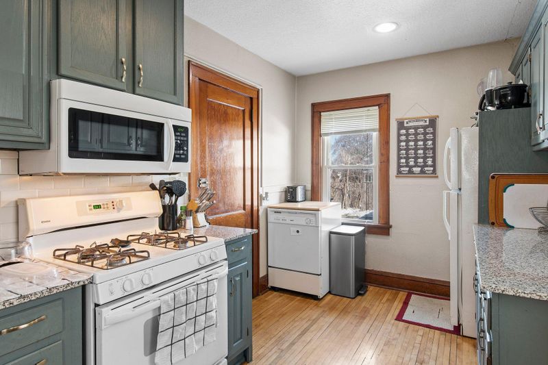 797 Selby Ave, Saint Paul, MN 55104