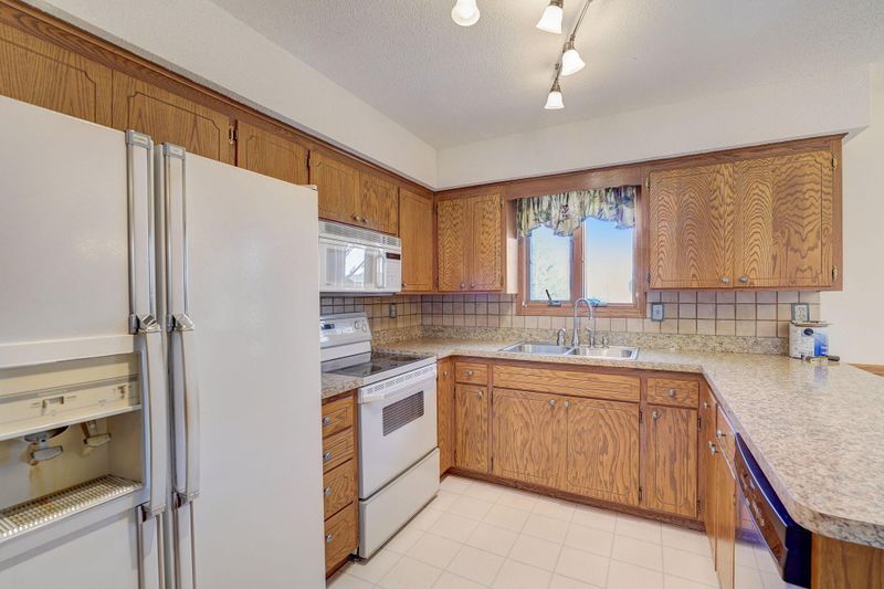 2666 Hauer Trl, Shakopee, MN 55379