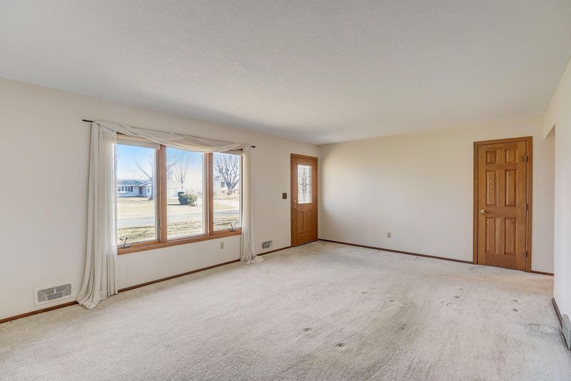 2666 Hauer Trl, Shakopee, MN 55379