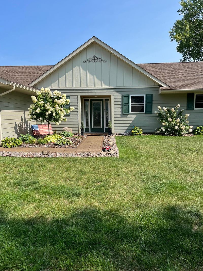 9402 Golf Course Rd SW, Pine City, MN 55063