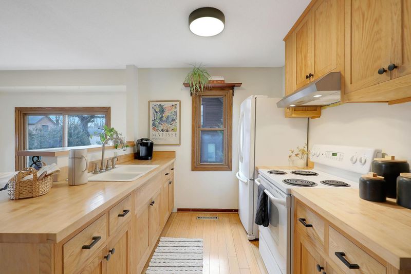 2010 23rd Ave S, Minneapolis, MN 55404