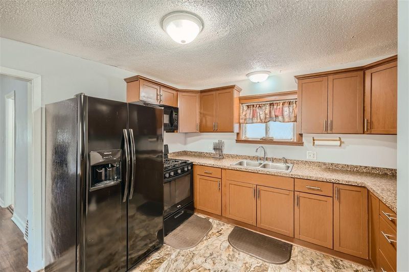 892 York Ave, Saint Paul, MN 55106