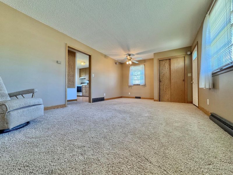 225 Centre St E, Vesta, MN 56292