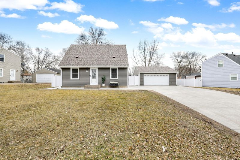 508 109th Ave NW, Coon Rapids, MN 55448