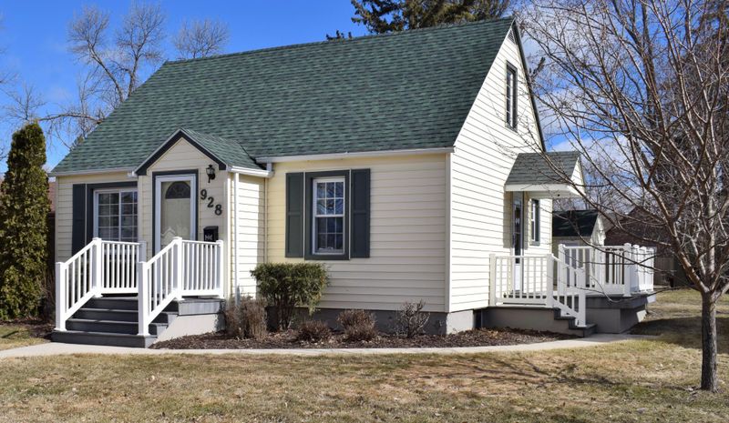 928 Arnold Ave N, Thief River Falls, MN 56701