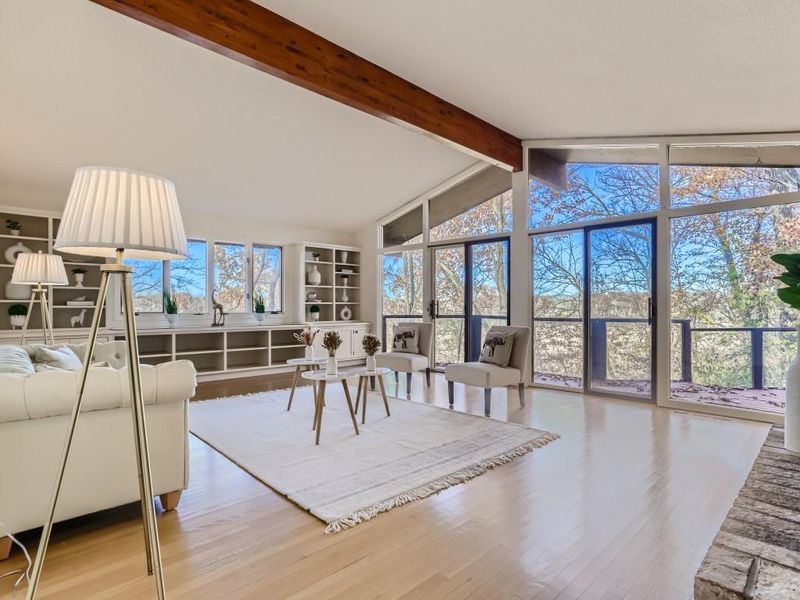 7 High Circle Way, North Oaks, MN 55127
