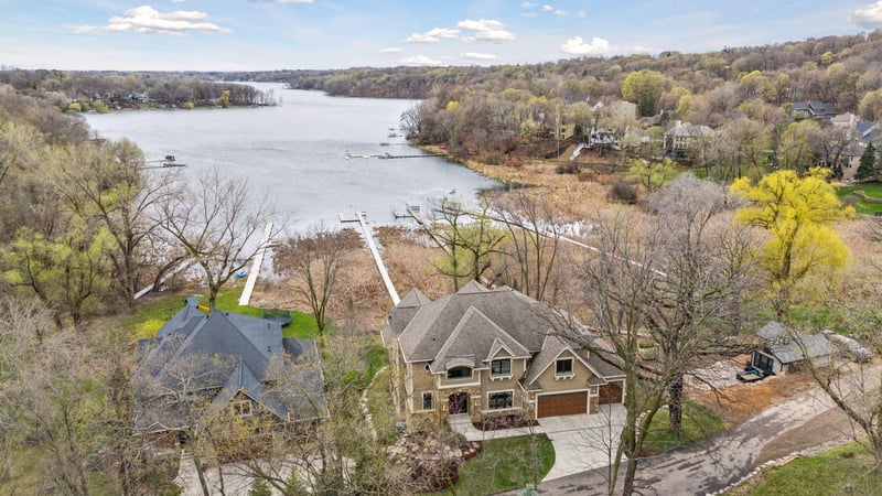 675 Pleasant View Rd, Chanhassen, MN 55317