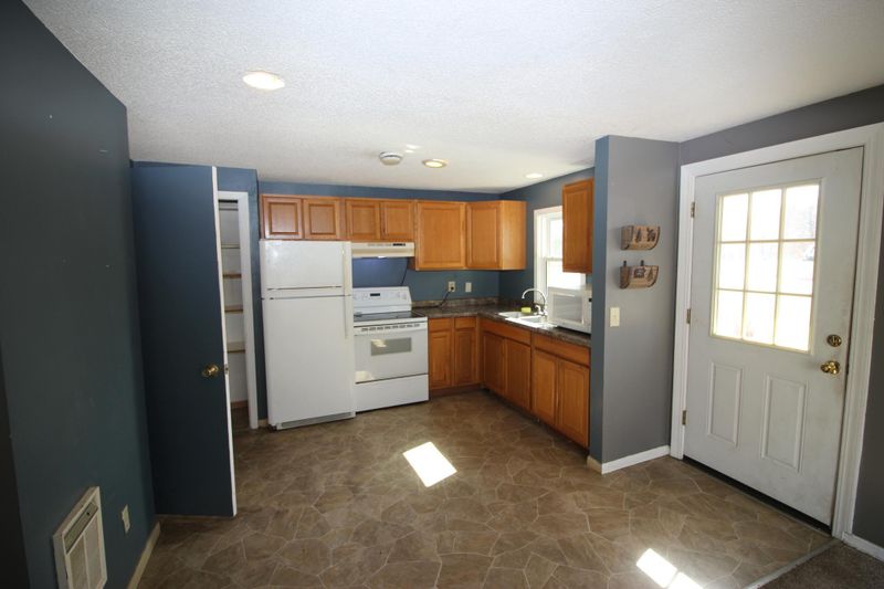 541 E Maple St, River Falls, WI 54022