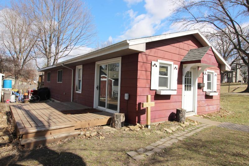 541 E Maple St, River Falls, WI 54022