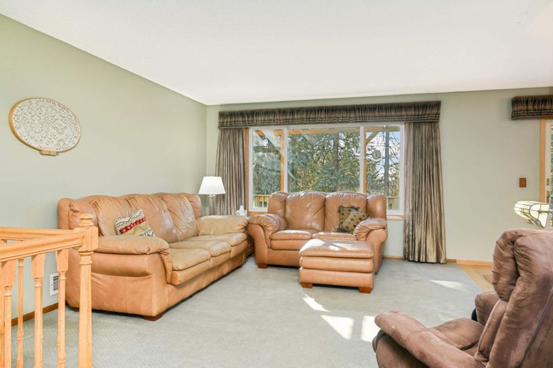 2736 Chisholm Ave, North Saint Paul, MN 55109