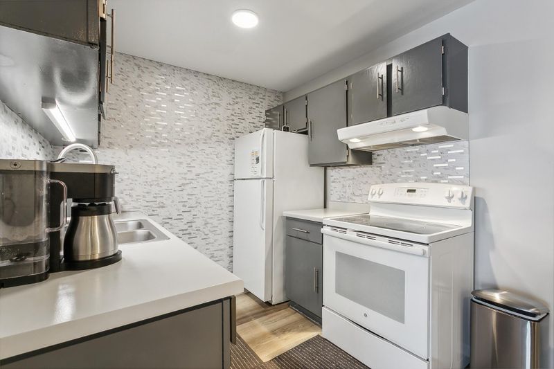 14182 Pennock Ave #212, Apple Valley, MN 55124
