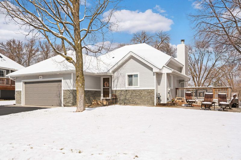 96 Cascade Cir, Chanhassen, MN 55317
