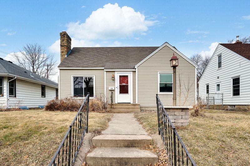 2705 York Ave N, Robbinsdale, MN 55422