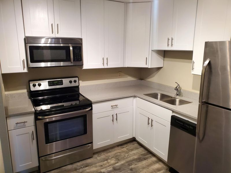 3155 Coachman Rd #275, Eagan, MN 55121