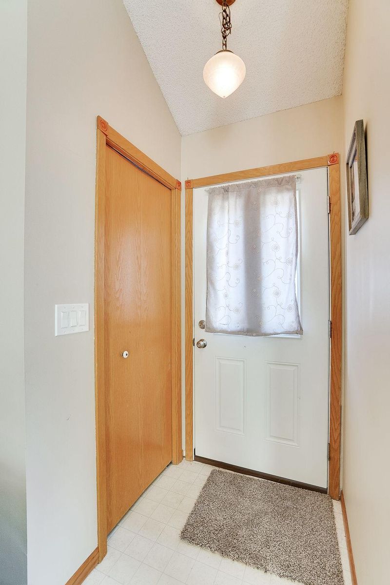 8858 Branson Dr #24, Inver Grove Heights, MN 55076