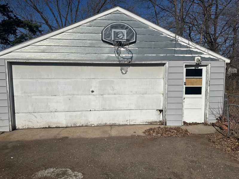7201 Kyle Ave N, Brooklyn Center, MN 55429