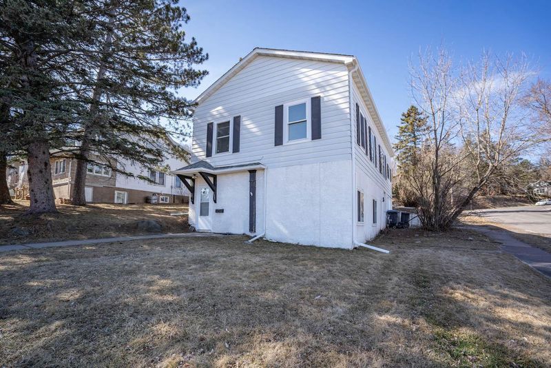 531 E 11th St, Duluth, MN 55805