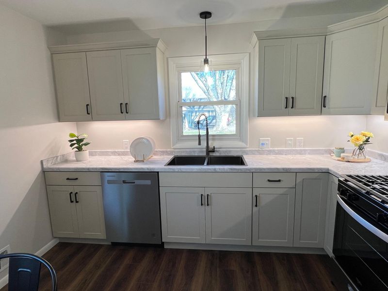 126 Barry Dr, Owatonna, MN 55060
