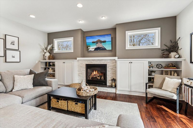 19075 South Ln, Minnetonka, MN 55345