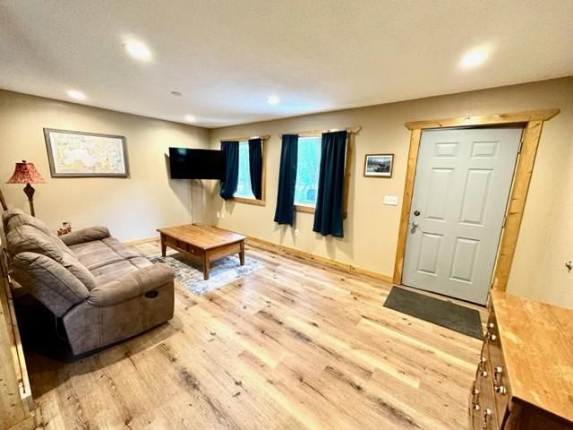 40586 575th Ave, Warroad, MN 56763