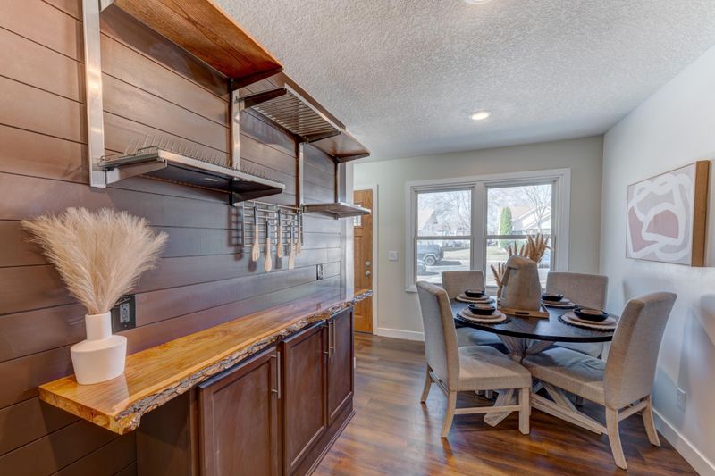 5146 Irving Ave N, Minneapolis, MN 55430